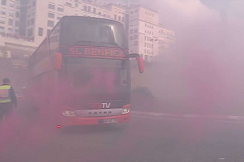 Chegada do autocarro do Benfica à Luz 