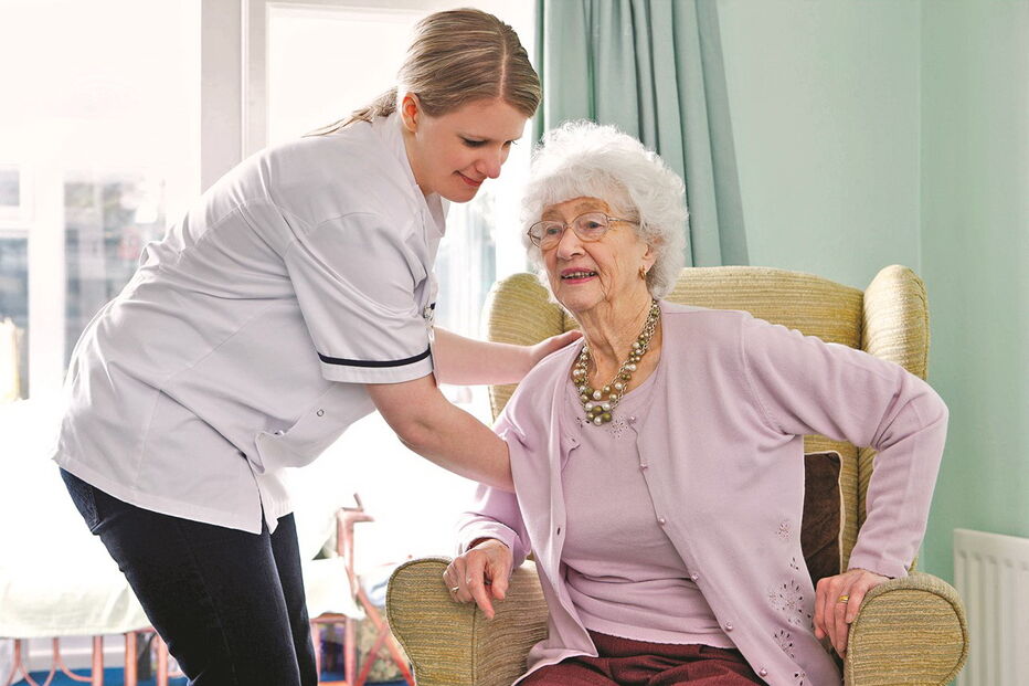 Profissionais prestam cuidados de saúde nos domicílios dos utentes
