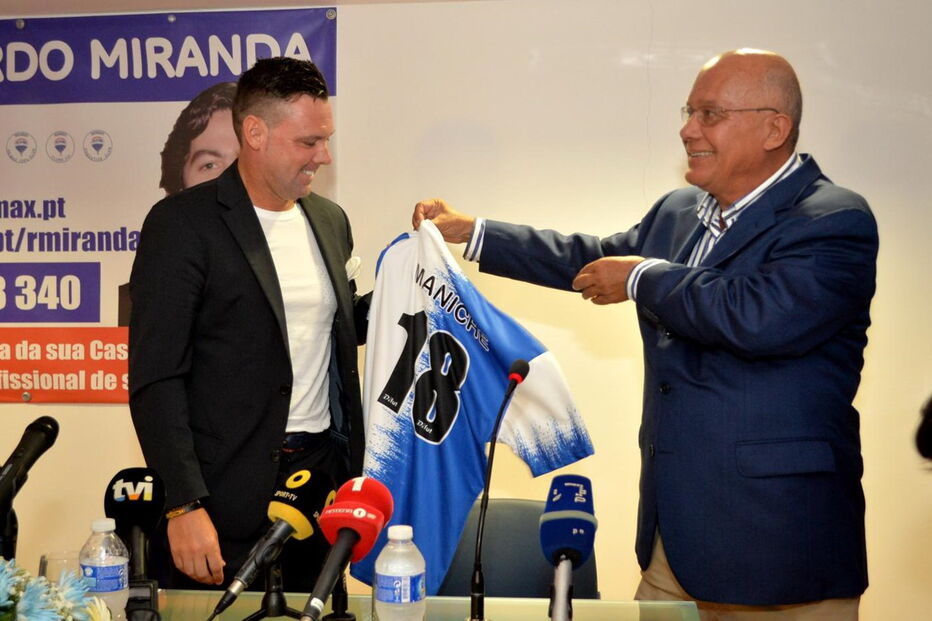 Maniche foi apresentado como investidor do Camacha em 2017