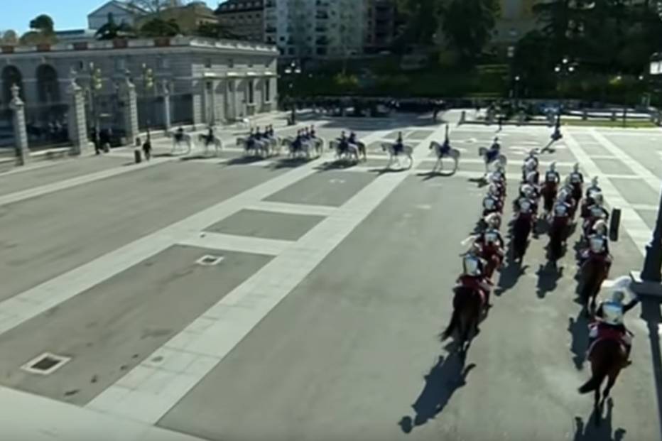 Espanha com imponente desfile militar durante visita de Marcelo