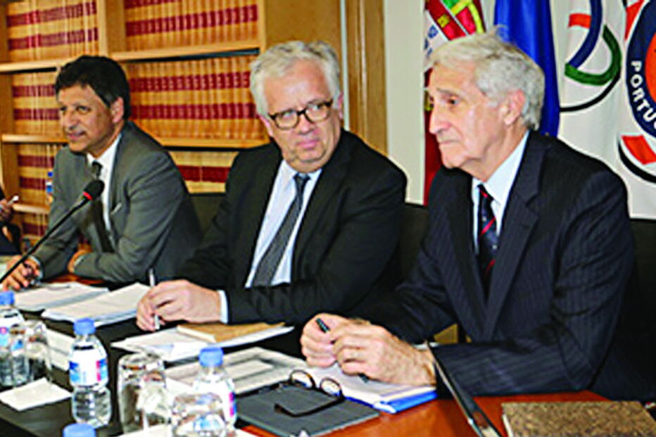 Eduardo Cabrita (ao centro) com o general Mourato Nunes, presidente da Autoridade Nacional de Proteção Civil 
