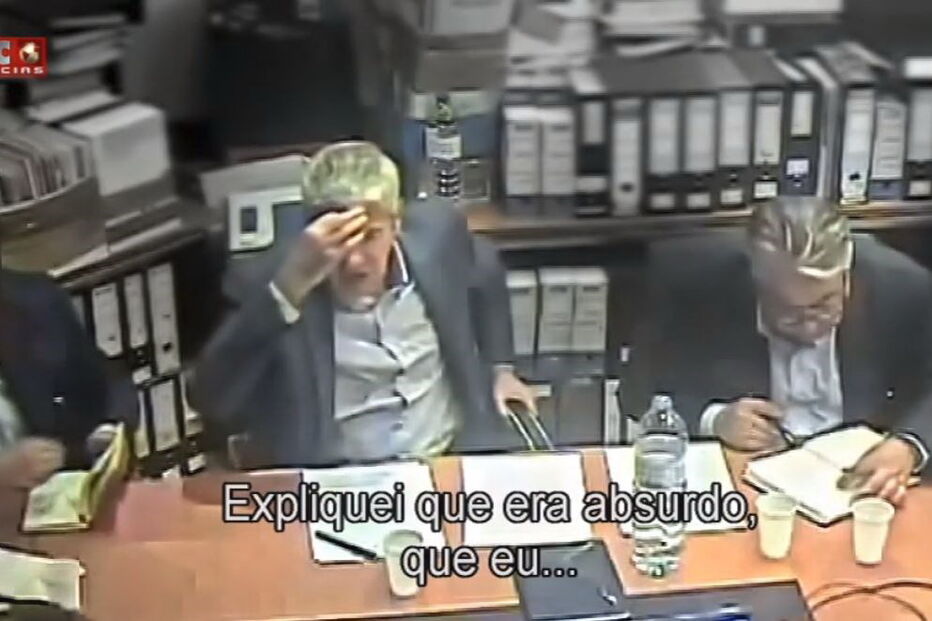 Sócrates irrita-se com procurador