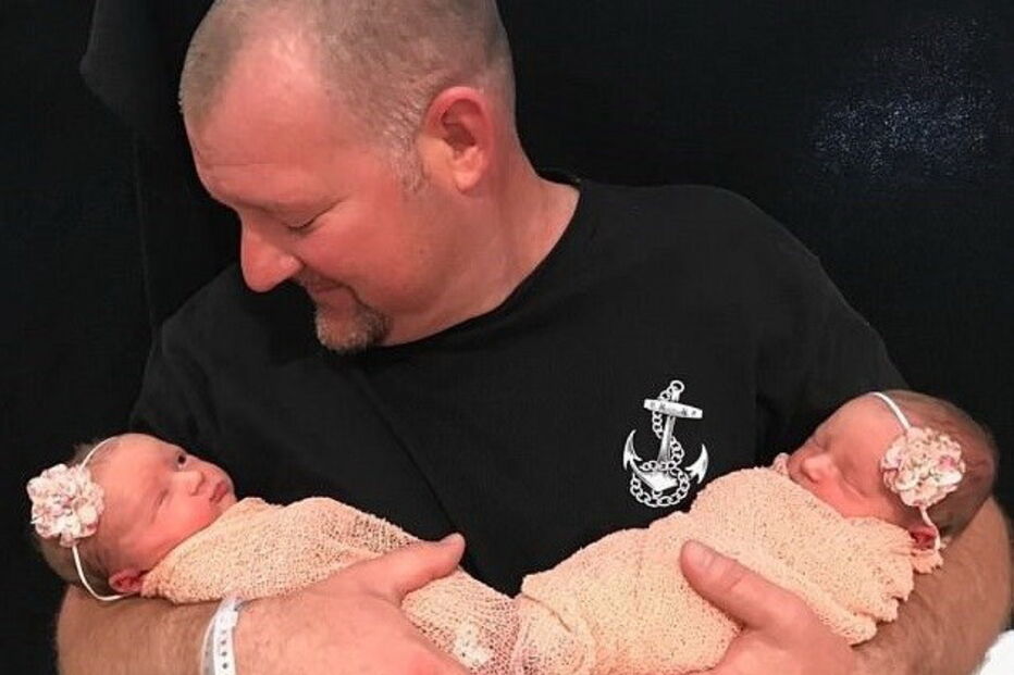 Mãe dá à luz duas gémeas e morre uma hora depois