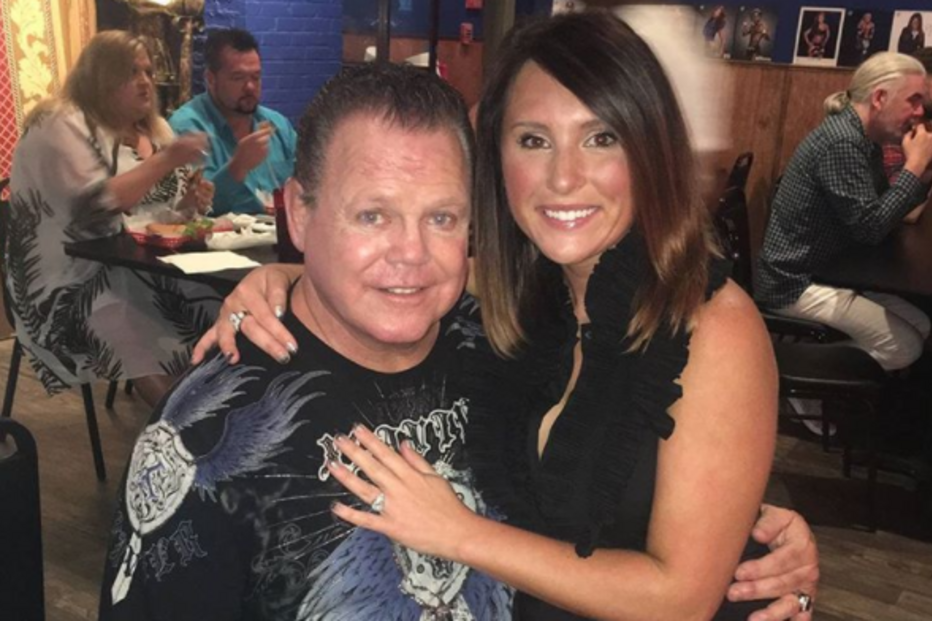 Jerry Lawler e Lauryn McBride
