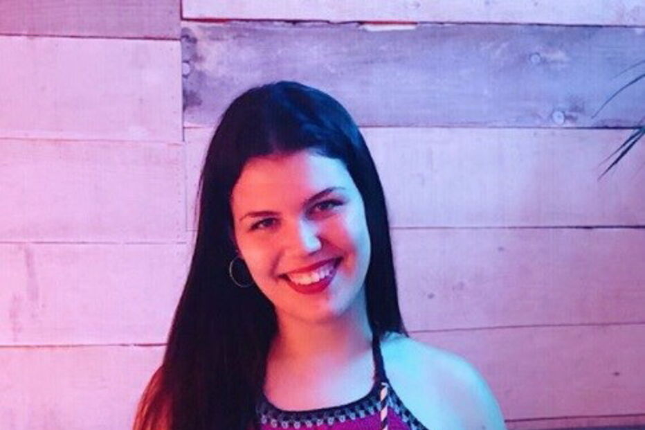 Alicia Aveiro tem 19 anos e é um sucesso no Instagram