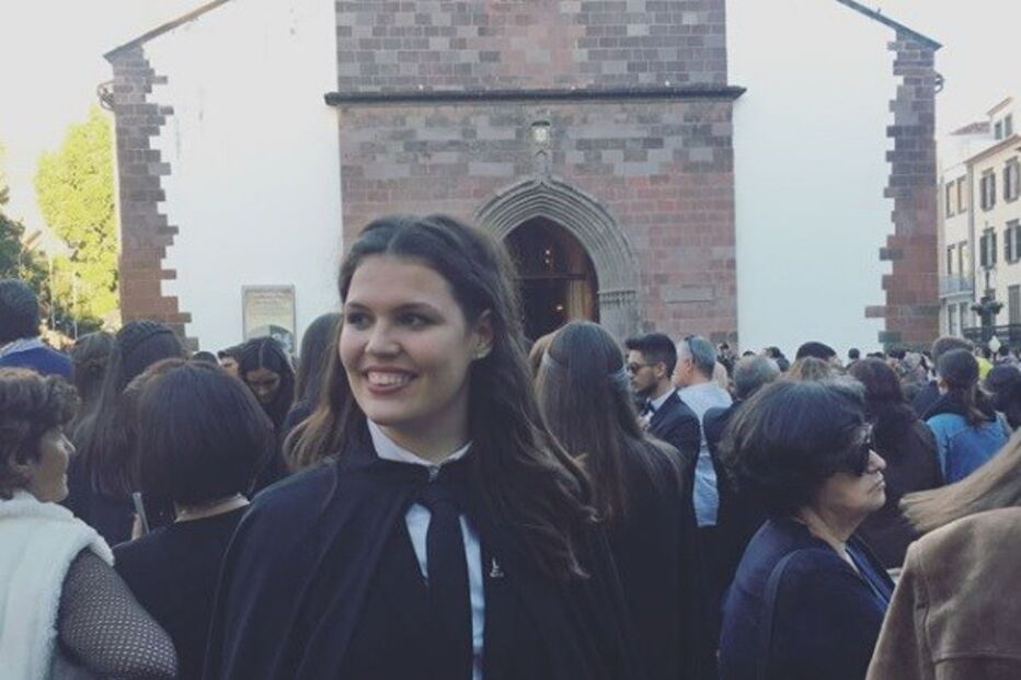 Alicia Aveiro tem 19 anos e é um sucesso no Instagram