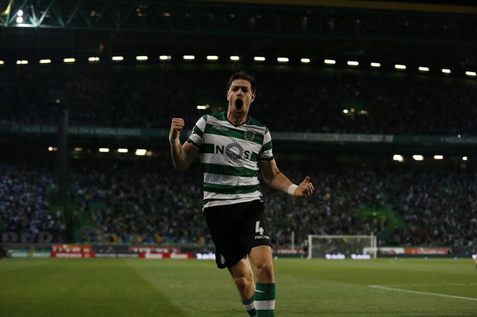 Coates celebra golo em Alvalade contra o FC Porto