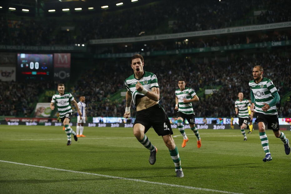 Coates celebra golo em Alvalade contra o FC Porto