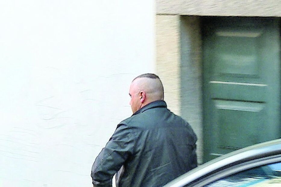 Agente confessou e paga 2000 euros