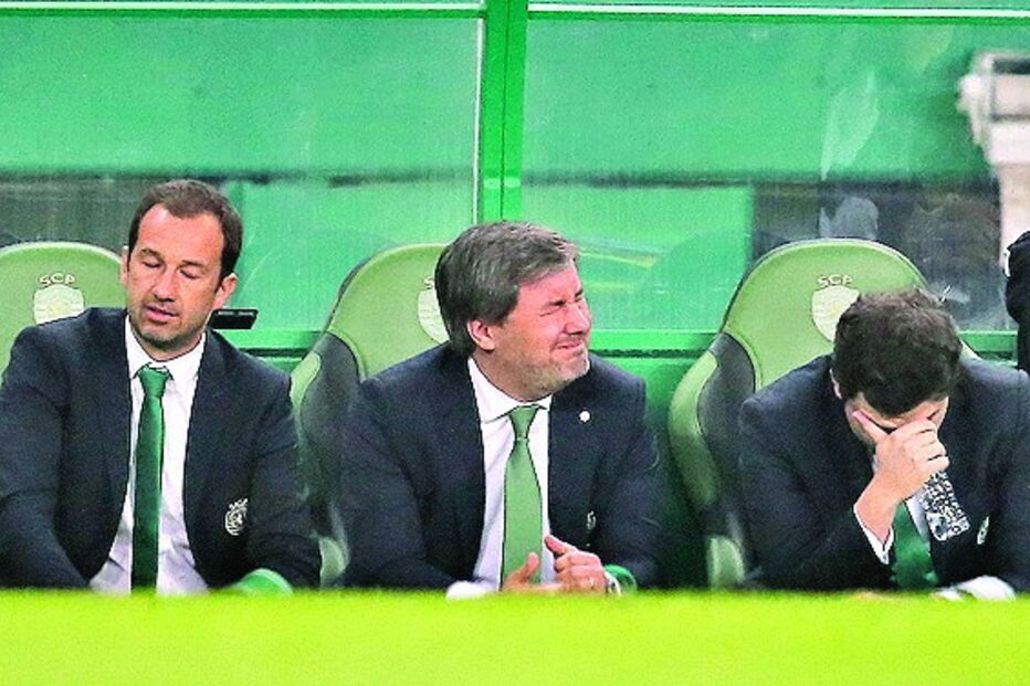 Bruno de Carvalho no banco do Sporting na receção ao FC Porto