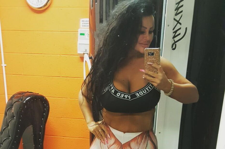 Inglesa já gastou mais de 200 mil euros para ficar igual a uma caricatura