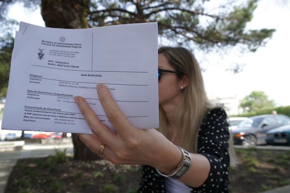 Mulher burlada com casa para férias em Albufeira