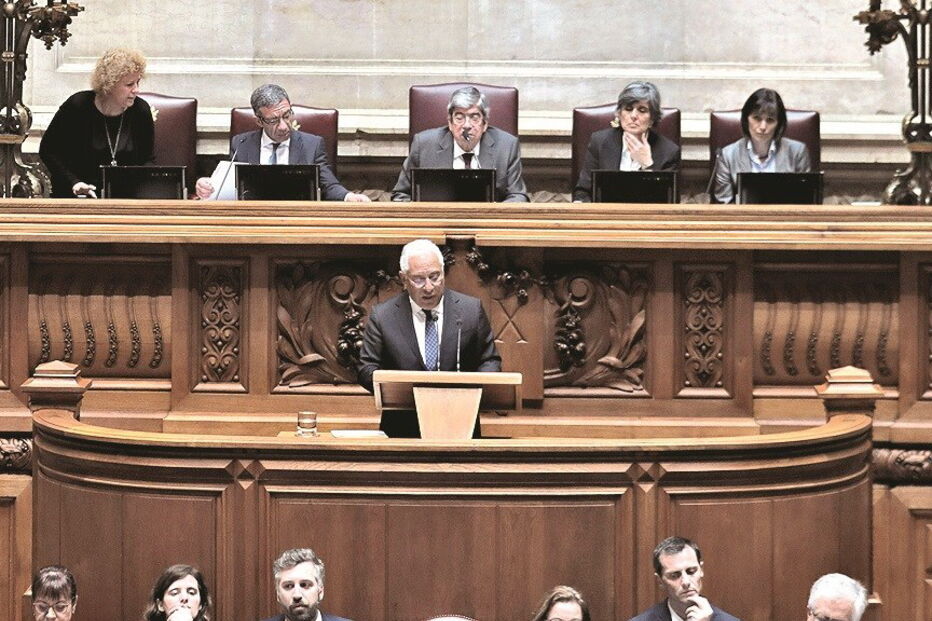 António Costa quer devolver cortes salariais de 5% nos gabinetes políticos    