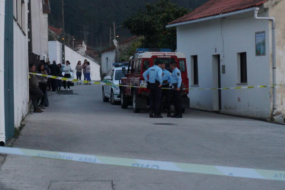 Mulher encontrada morta em casa em Porto de Mós