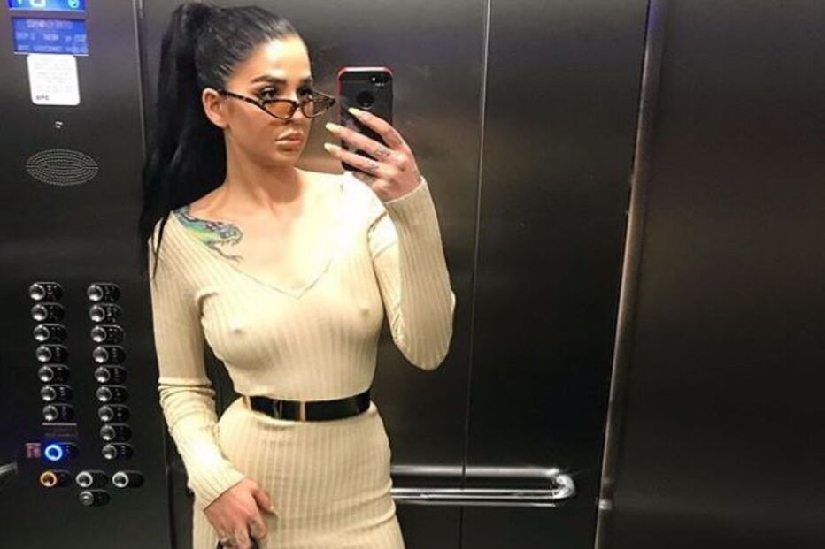 Kayla mostrava uma vida de luxos