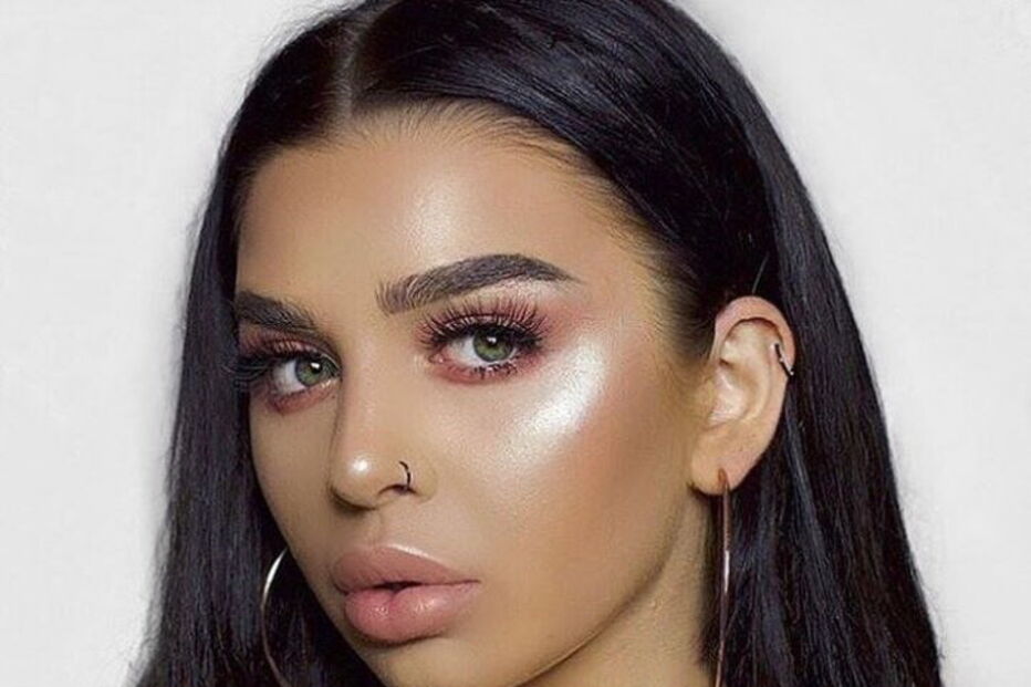 Kayla mostrava uma vida de luxos