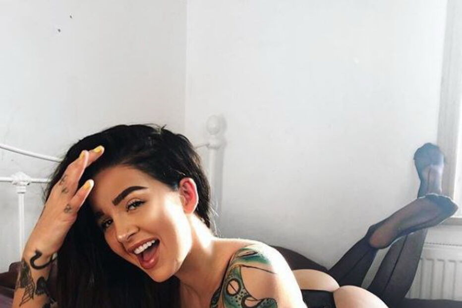 Kayla mostrava uma vida de luxos