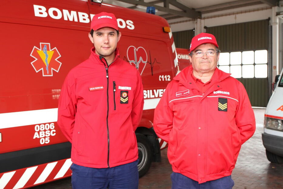 Carlos Pinheiro e Mário André são bombeiros em Silves e ajudaram mulher a dar à luz