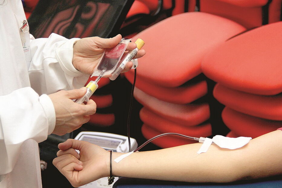 Doação de medula óssea envolve a realização de um pequeno procedimento cirúrgico, realizado com anestesia   