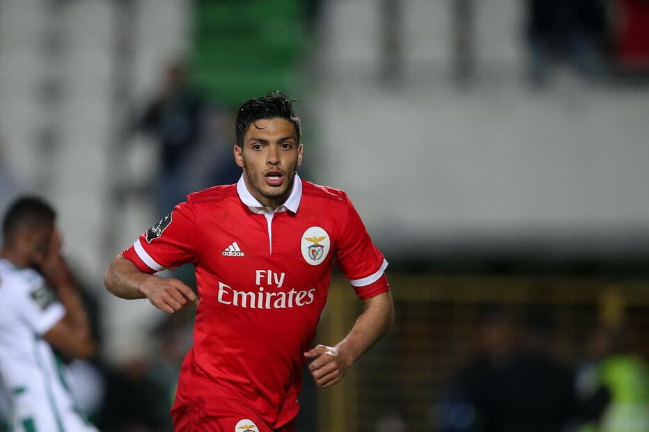 Raúl Jiménez num jogo do Benfica
