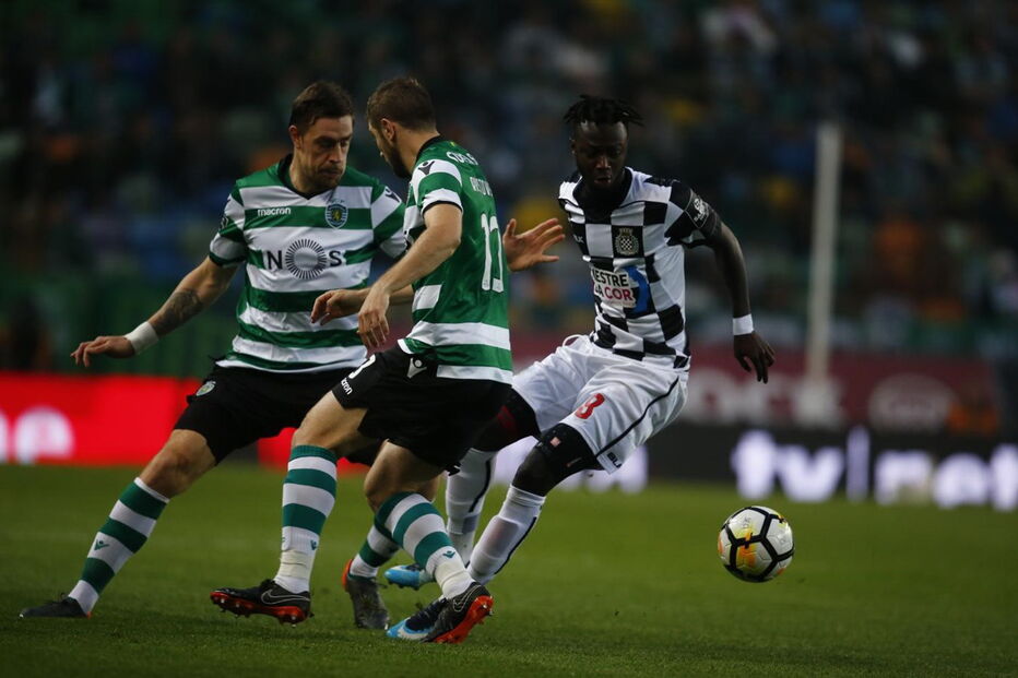 Jogadores em ação no Sporting-Boavista