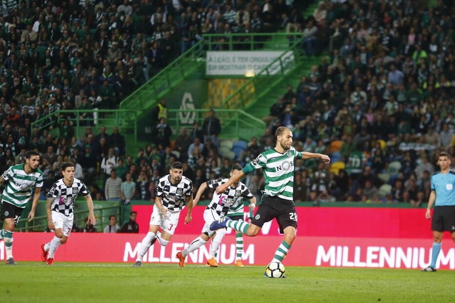 Bas Dost marcou penálti que abriu o marcador em Alvalade
