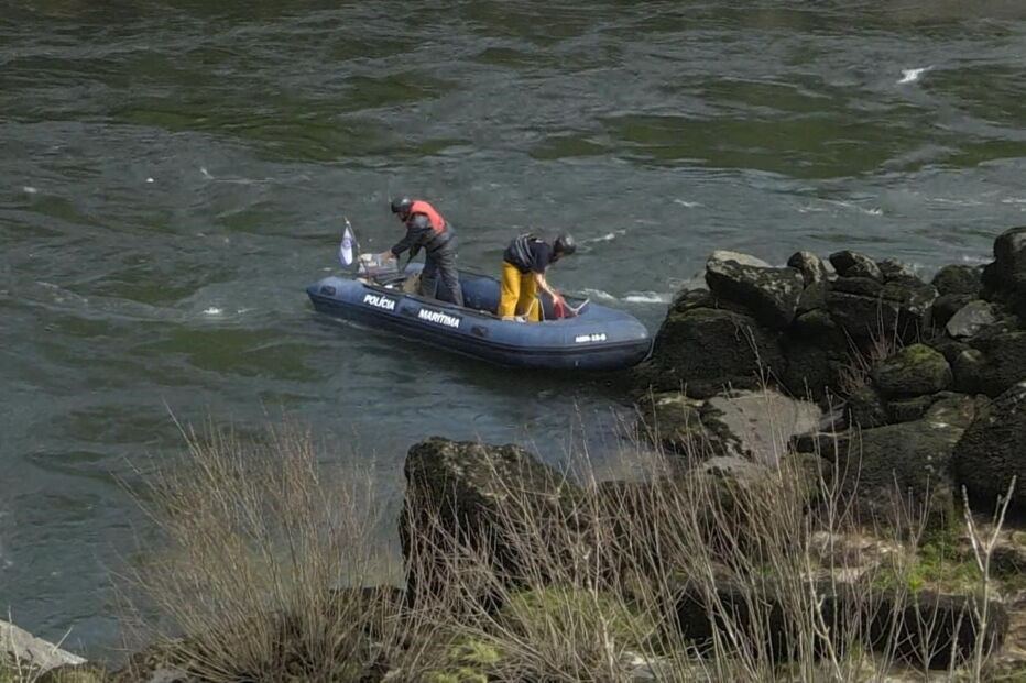 Buscas por pescador que desapareceu no Rio Minho