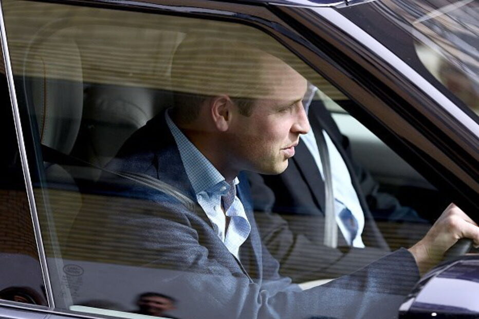 George e Charlotte conhecem o novo irmão