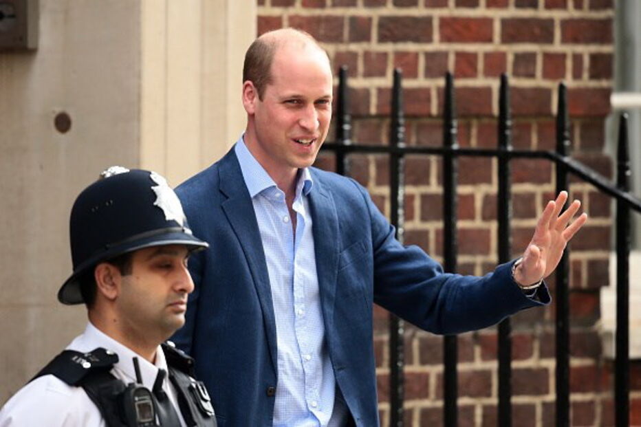 George e Charlotte conhecem o novo irmão