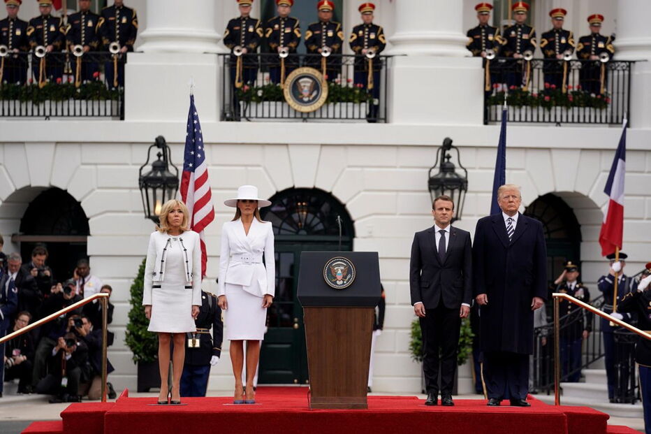 Macron foi recebido calorosamente por Trump na Casa Branca 