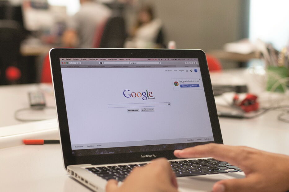 Numa altura em que o Facebook está debaixo de fogo, uma investigação revela que a Google é a empresa que mais informações recolhe sobre os seus utilizadores  