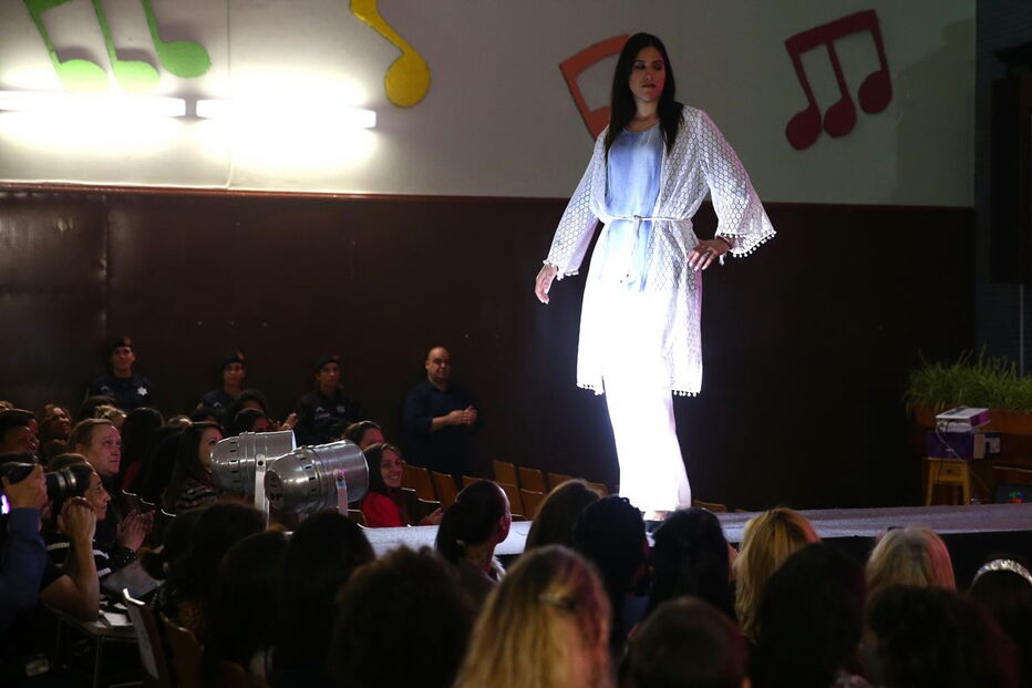 Reclusas de Tires desfilaram em evento na prisão