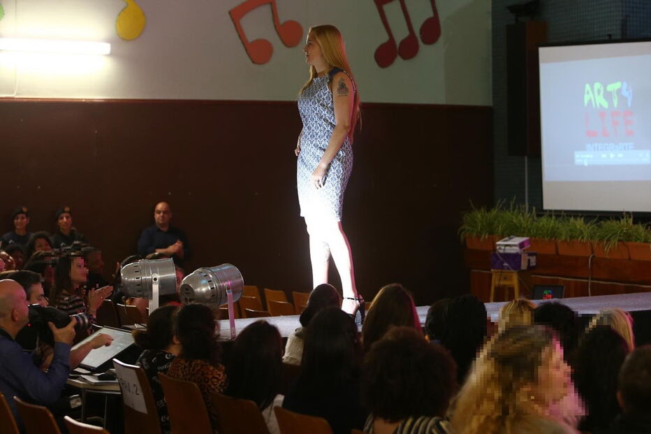 Reclusas de Tires desfilaram em evento na prisão