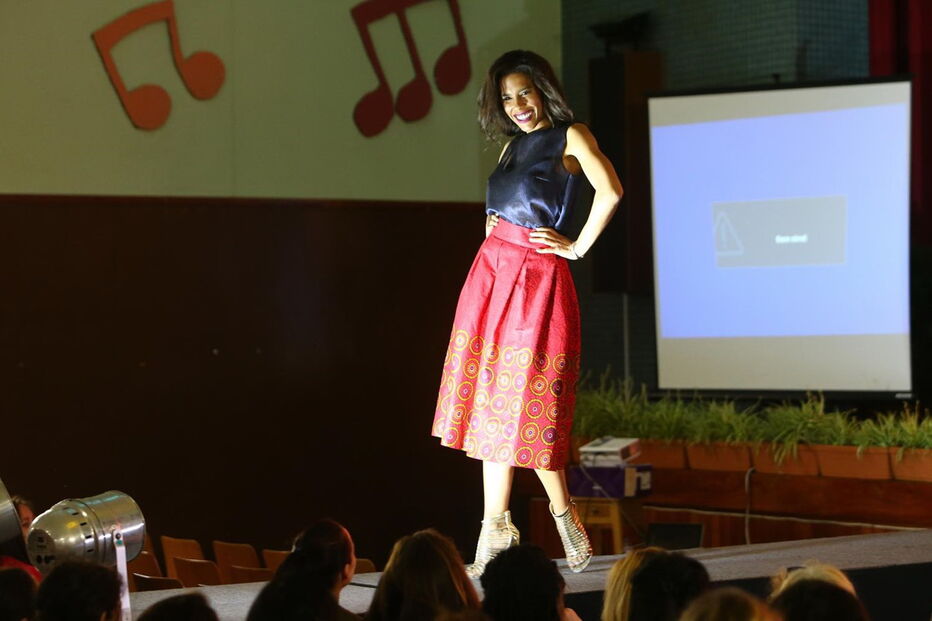 Sara Santos, apresentadora da CMTV, desfilou em Tires com reclusas da prisão