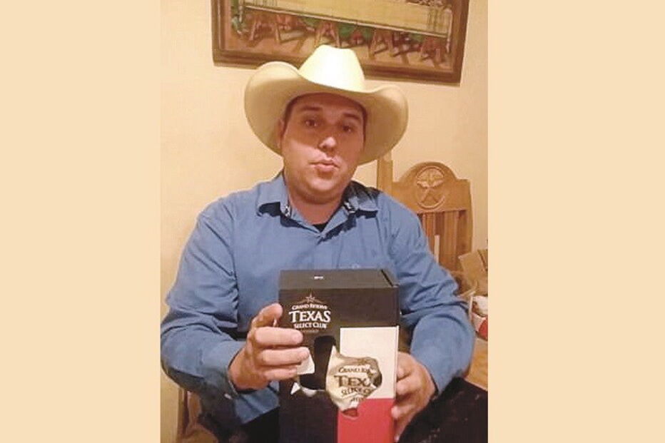 homem bebeu garrafa de uísque de uma só vez