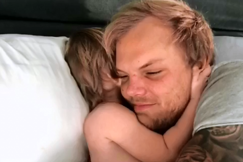 2018-04-28_12_20.20 avicci5.png