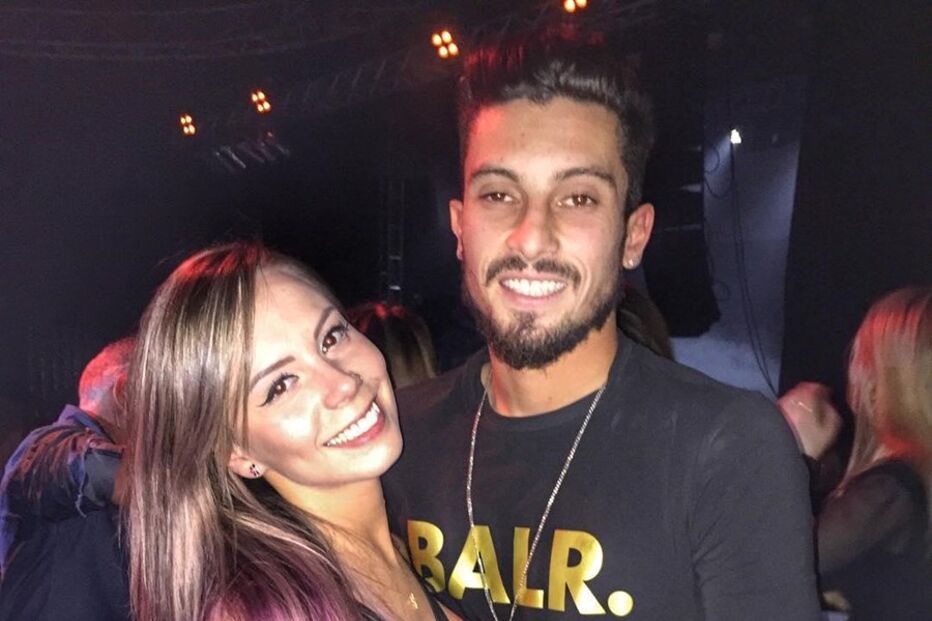 Alex Telles com a namorada, Priscilla Minuzzo
