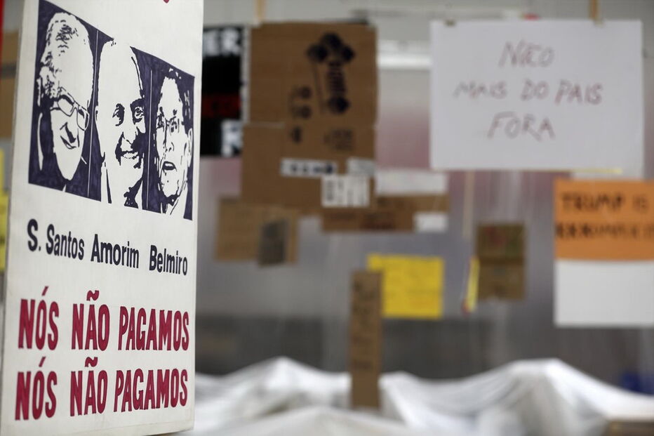 Exposição de cartazes de protesto no Barreiro