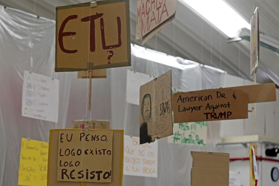 Exposição de cartazes de protesto no Barreiro