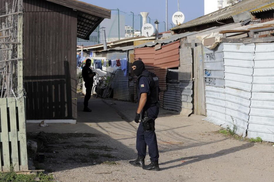 Intervenção policial no Bairro da Horta da Areia, em Faro