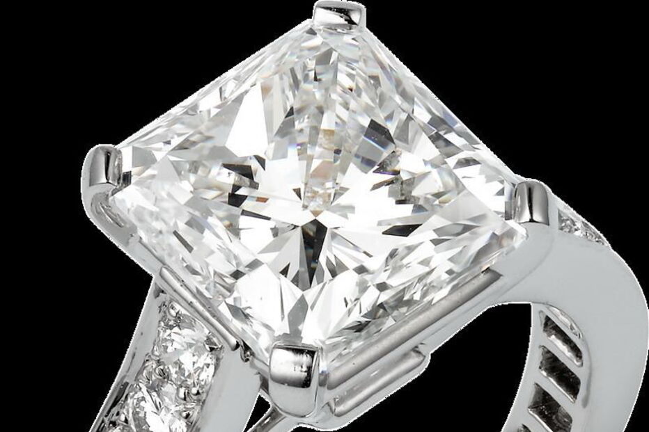 Marca: Cartier | Composição: platina e diamantes | Quilates: 4,99 | Preço: 700 mil euros