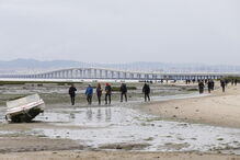 Reportagem do CM testemunhou o regresso a terra de centenas de mariscadores