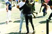 Populares ajudam vítima