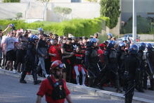 Adeptos do Benfica a caminho de Alvalade 