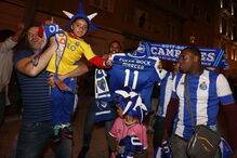 Em Lisboa, a festa fez-se junto à casa do FC Porto na capital, na av da República