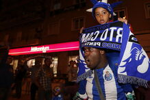 Em Lisboa, a festa fez-se junto à casa do FC Porto na capital, na av da República