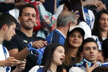 Sara Matos com o namorado Pedro Teixeira no Estádio do Dragão