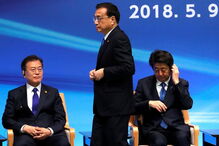 Li Keqiang, Shinzo Abe e Moon Jae-in, líderes da China, Coreia do Sul e Japão, reuniram-se em Tóquio