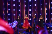 Apresentadoras da Eurovisão no palco da Altice Arena