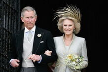 Casamento polémico entre o príncipe Carlos e a amante de longa data, Camilla Parker Bowles